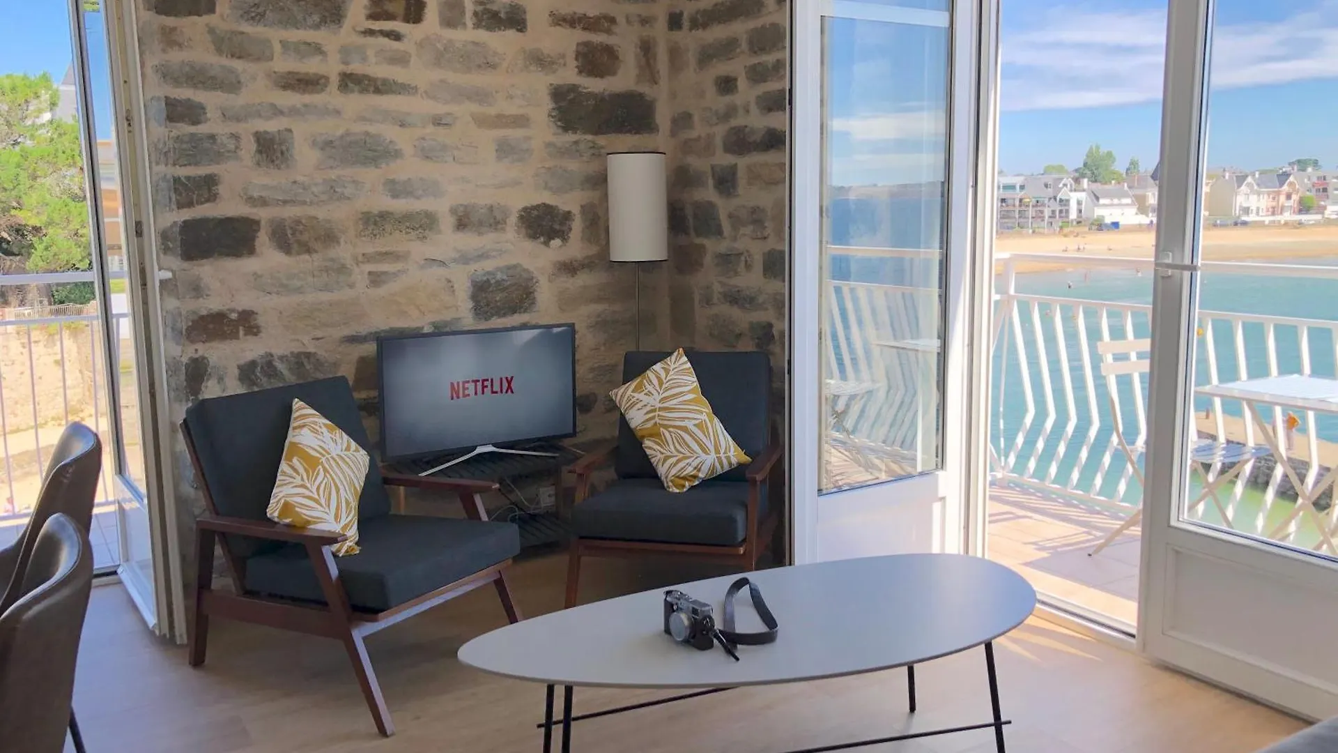 Apartment Ref 236 - Larmor-Plage Type 2 Avec 3 Balcons Pleine Vue Mer Et Au Pied Du Centre France